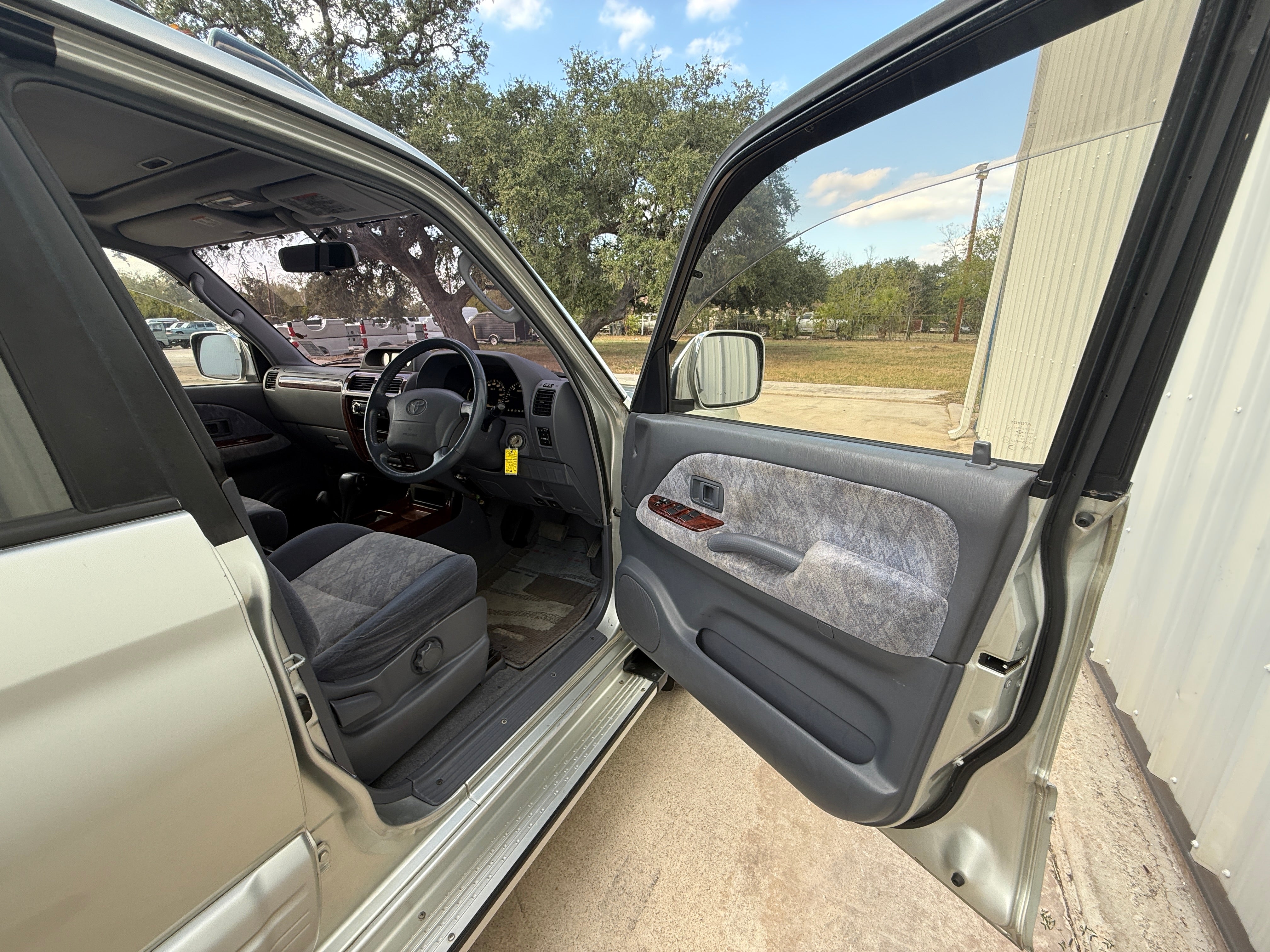 1999 Toyota Land Cruiser Prado 4x4 Stk#13704