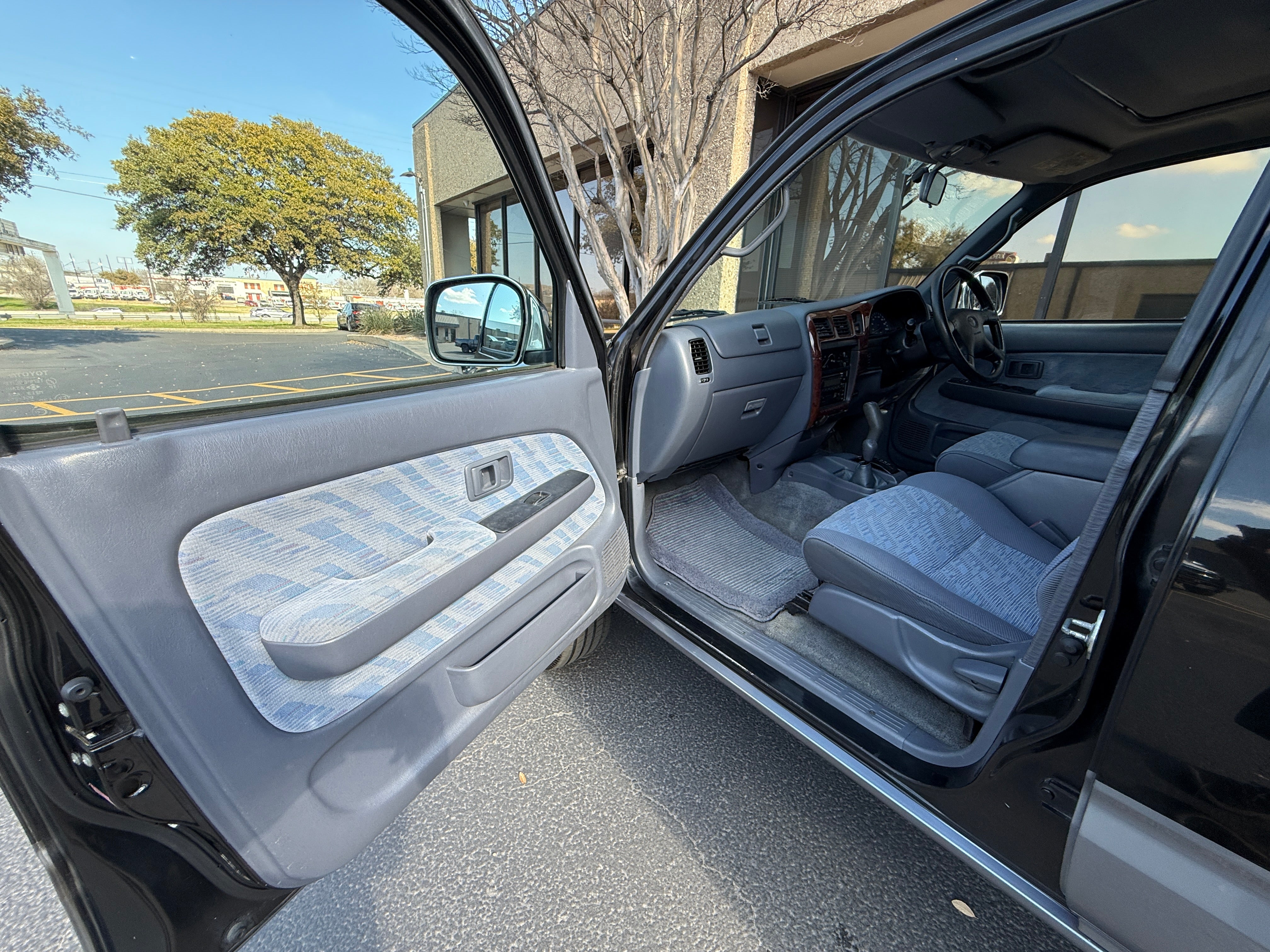 1999 Toyota Hilux Pickup 4x4 Stk#13102