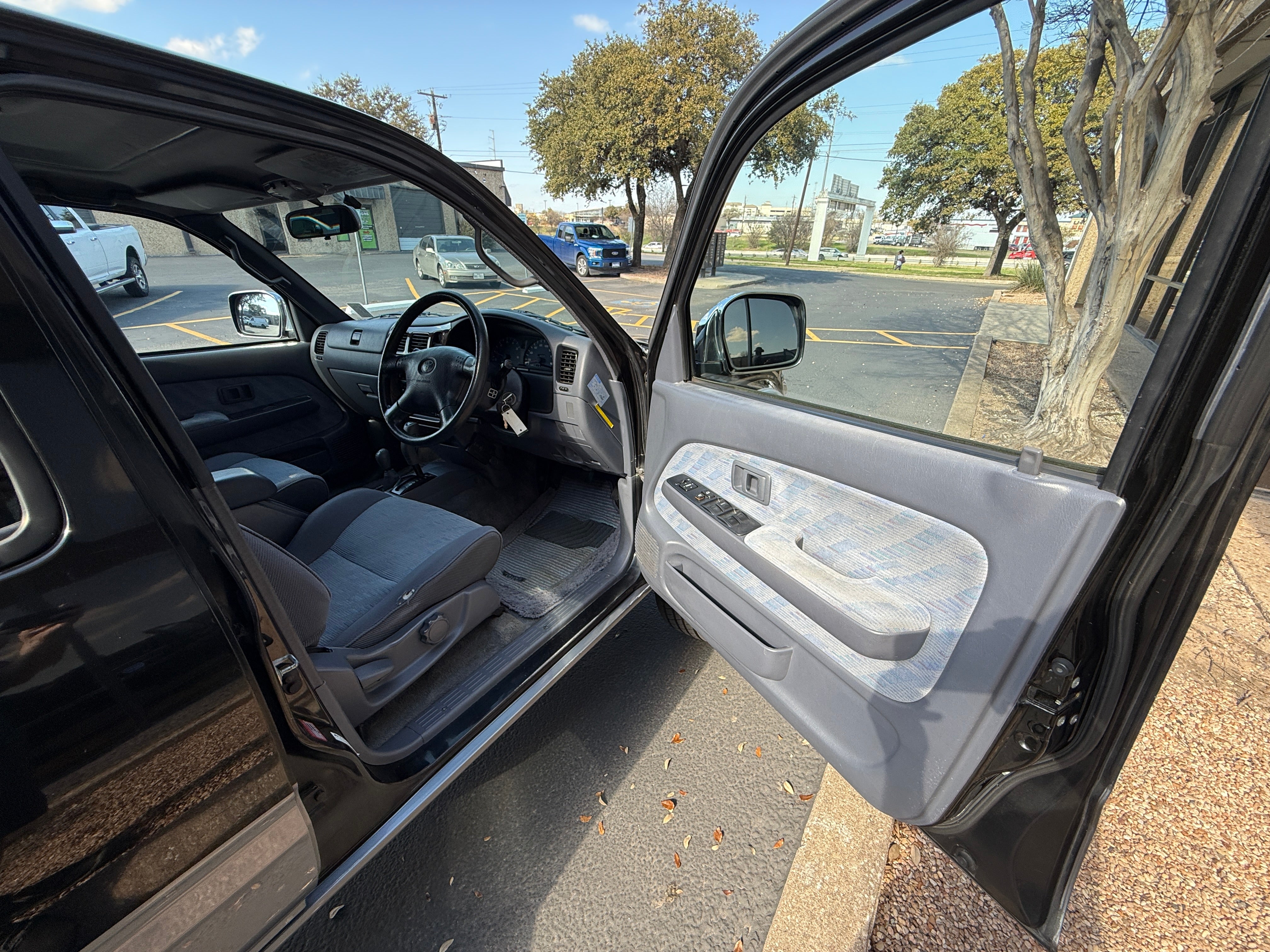 1999 Toyota Hilux Pickup 4x4 Stk#13102