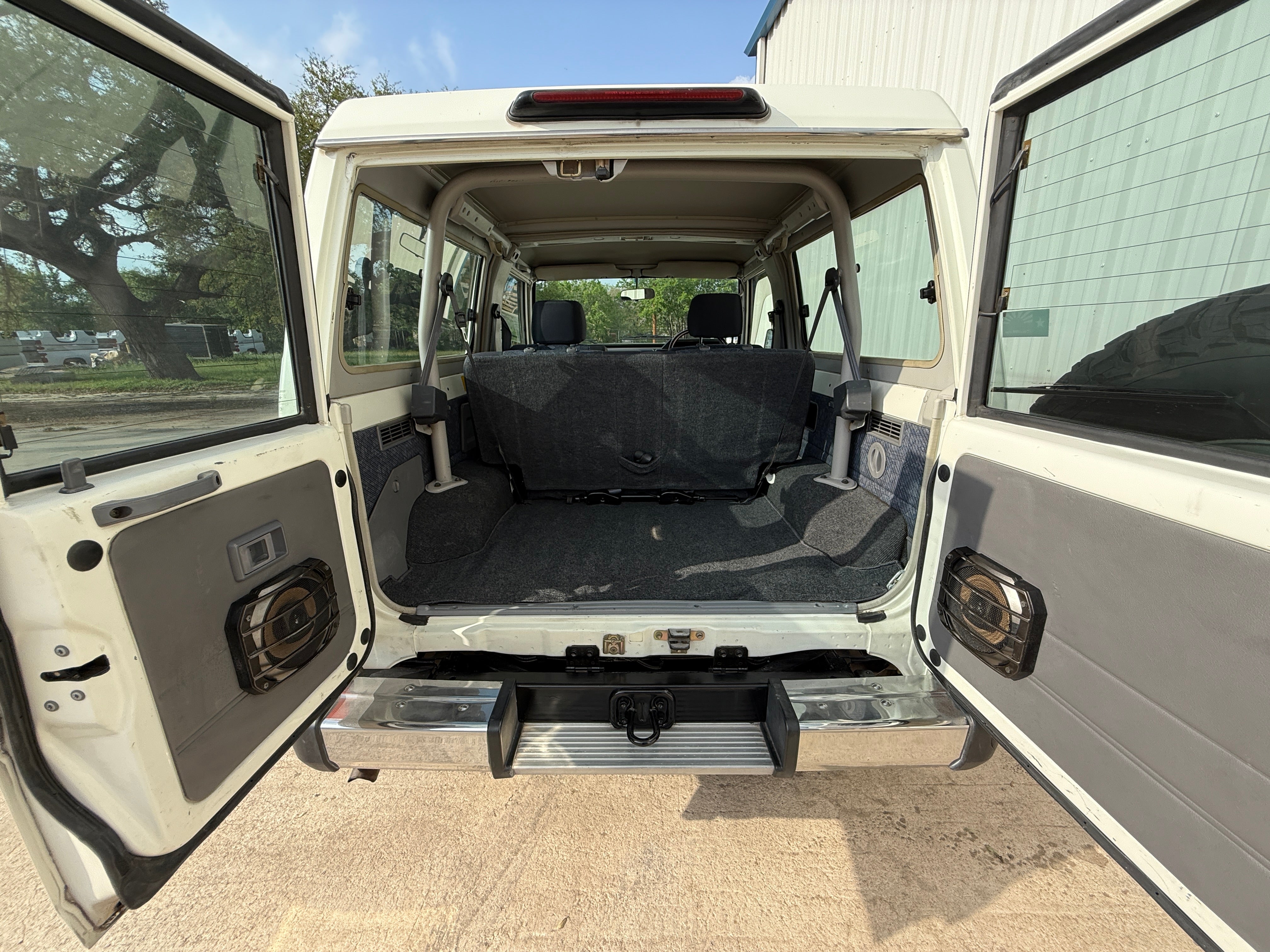 1999 Toyota Land Cruiser HZJ74 4x4 Diesel Stk#12029