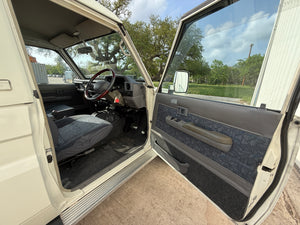 1999 Toyota Land Cruiser HZJ74 4x4 Diesel Stk#12029