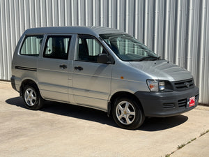 2000 Toyota Townace Noah 5MT Stk#13620 – Texas JDM