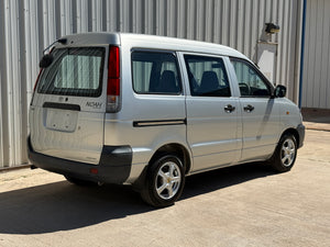 洋楽 TUNE TOWNE XI 2000 Toyota Townace Noah 5MT Stk#13620 – Texas JDM
