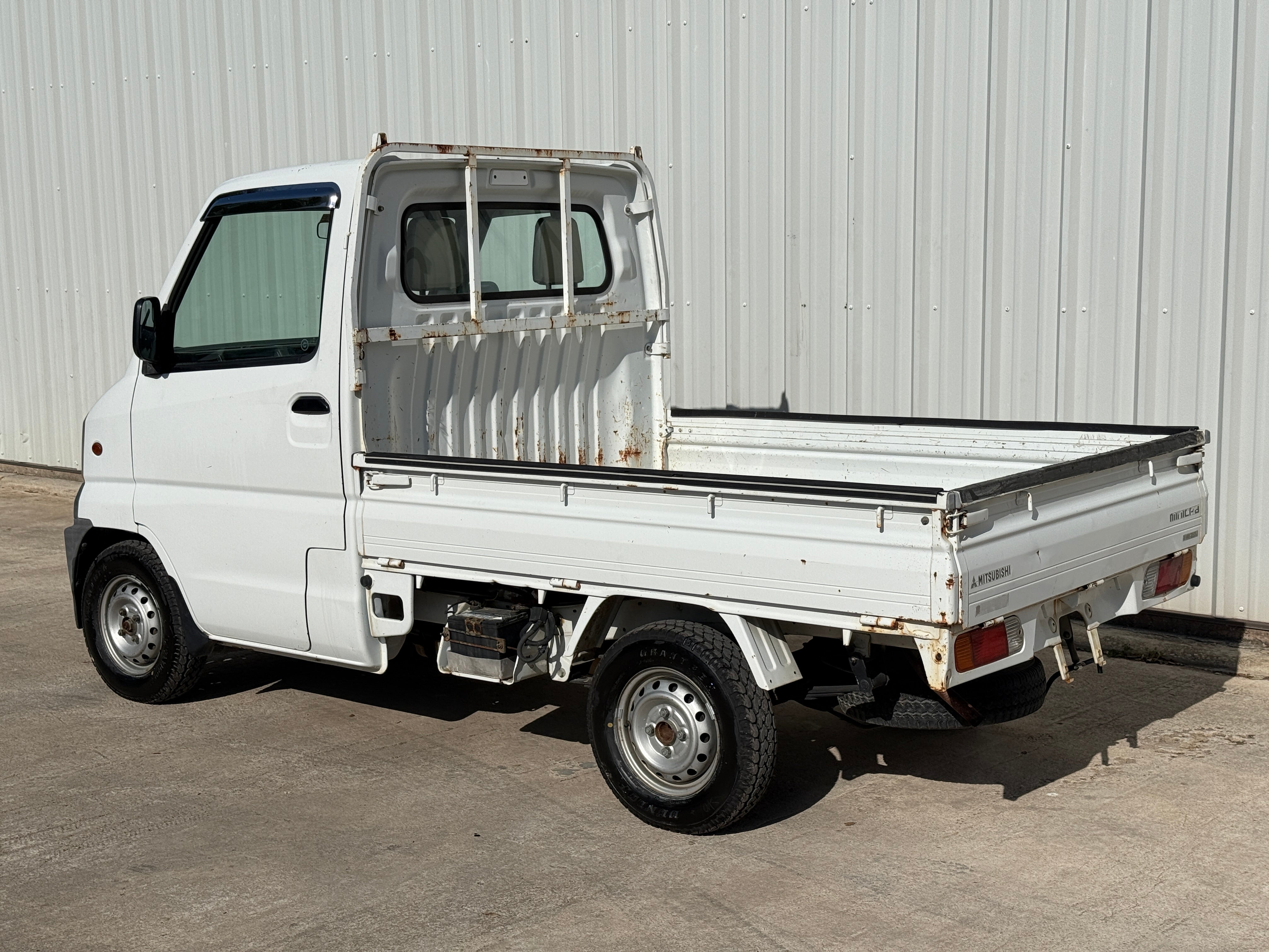 2000 Mitsubishi Minicab 4WD A/C Stk#13291