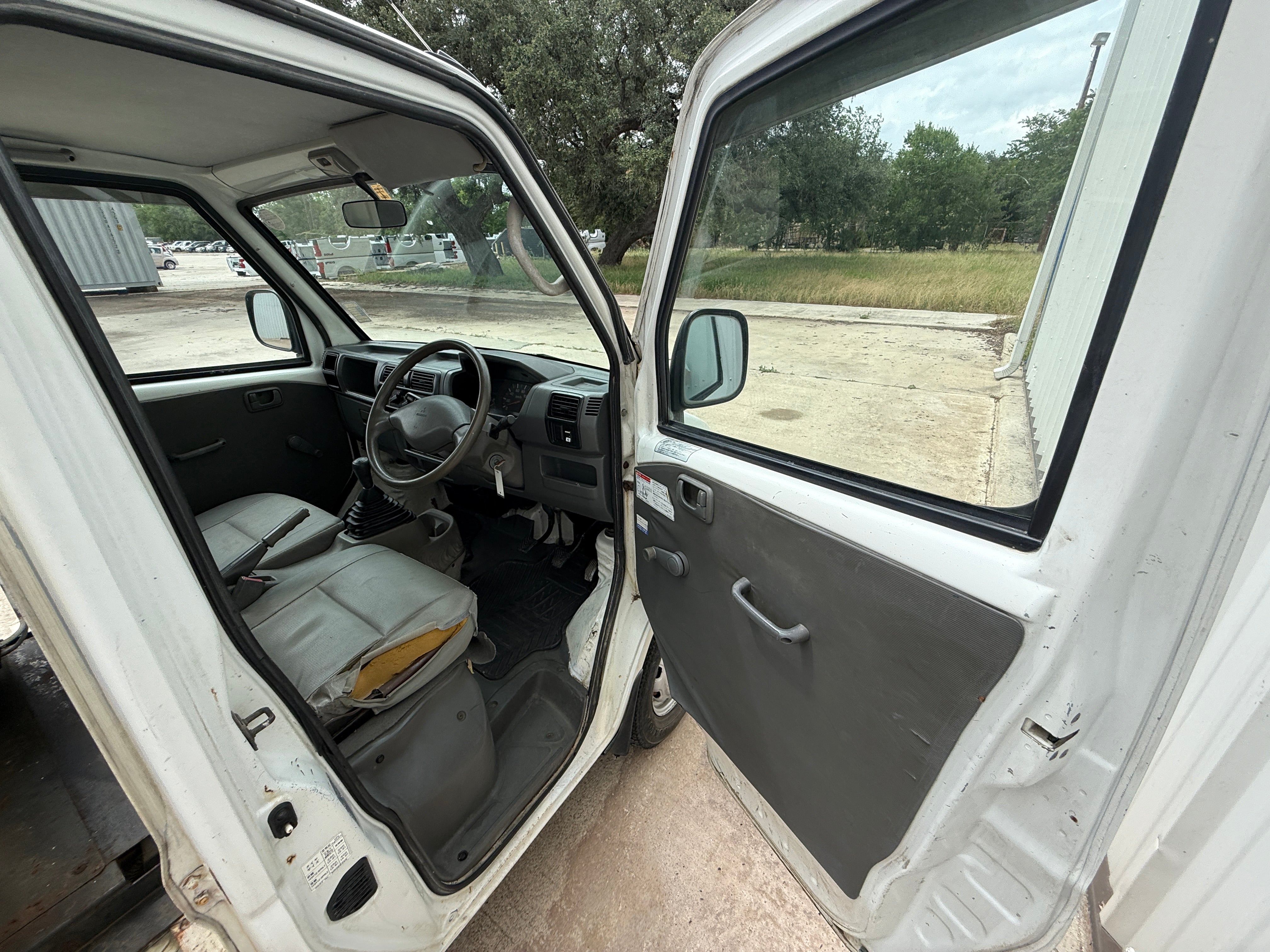 2001 Mitsubishi Minicab Dump Bed 4x4 A/C *Off Highway Use Only* Stk#13293