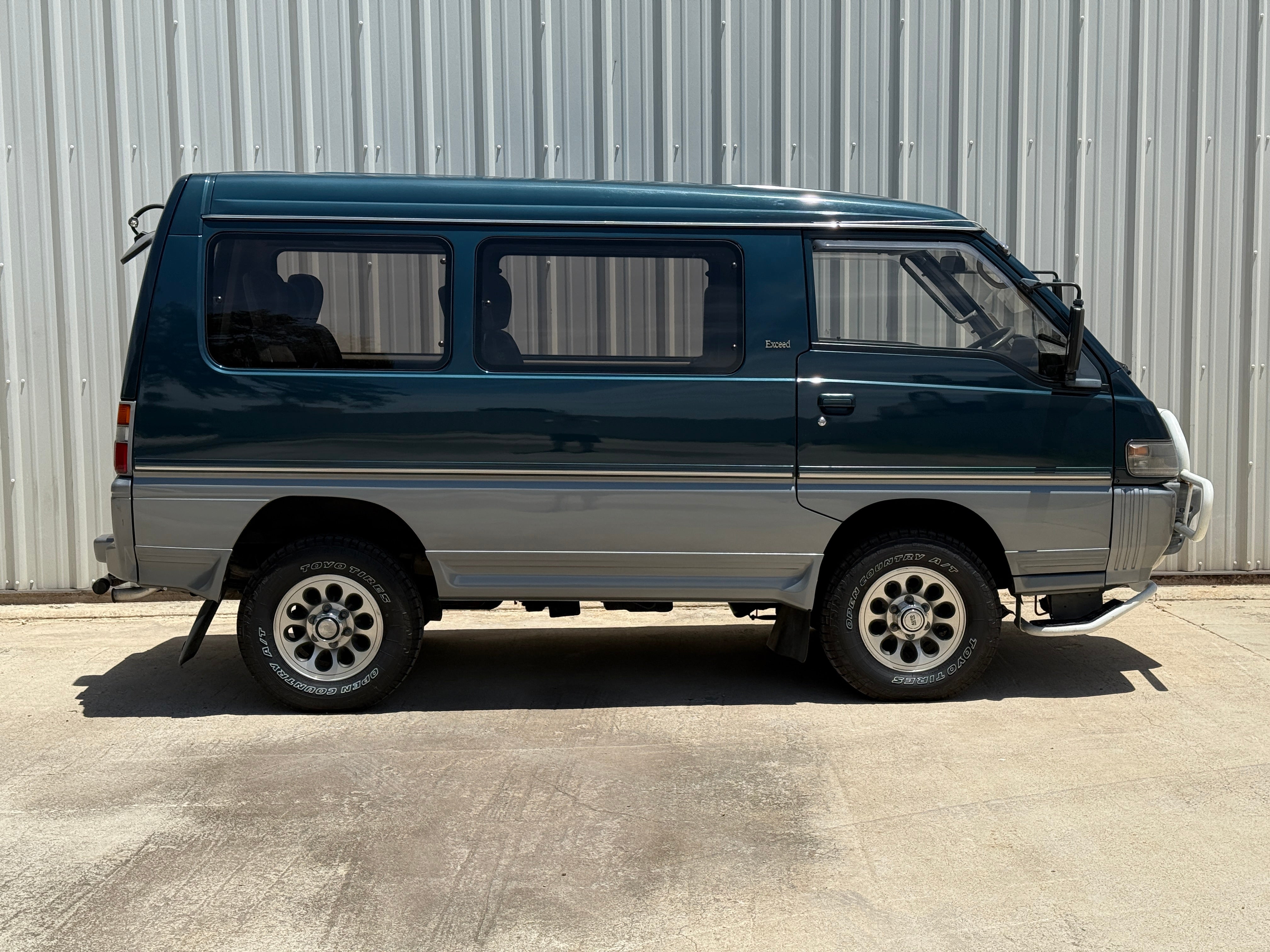 1990 Mitsubishi Delica Exceed 4x4 Diesel Stk#12620