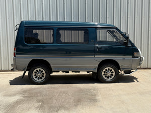 1990 Mitsubishi Delica Exceed 4x4 Diesel Stk#12620