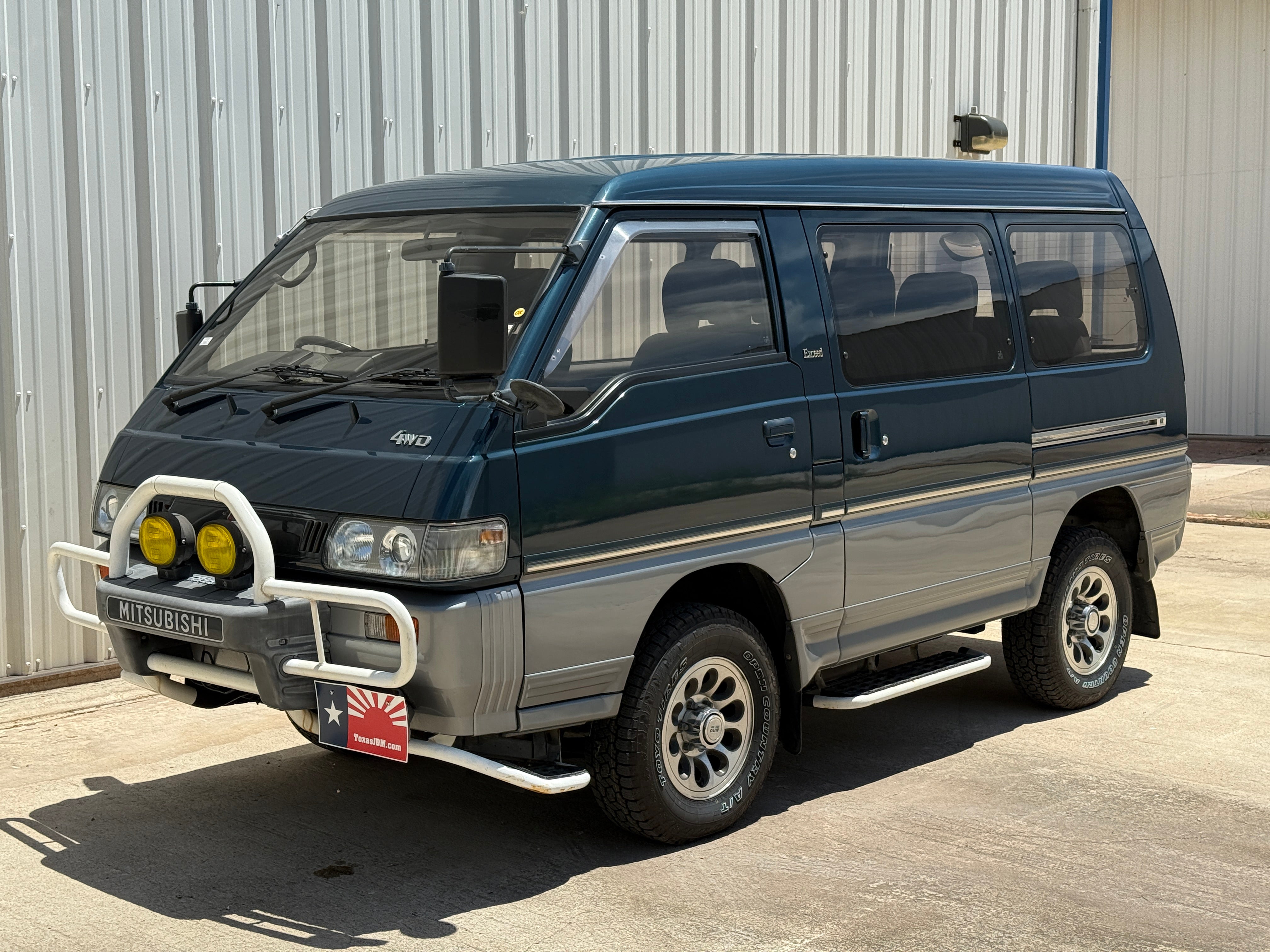 1990 Mitsubishi Delica Exceed 4x4 Diesel Stk#12620