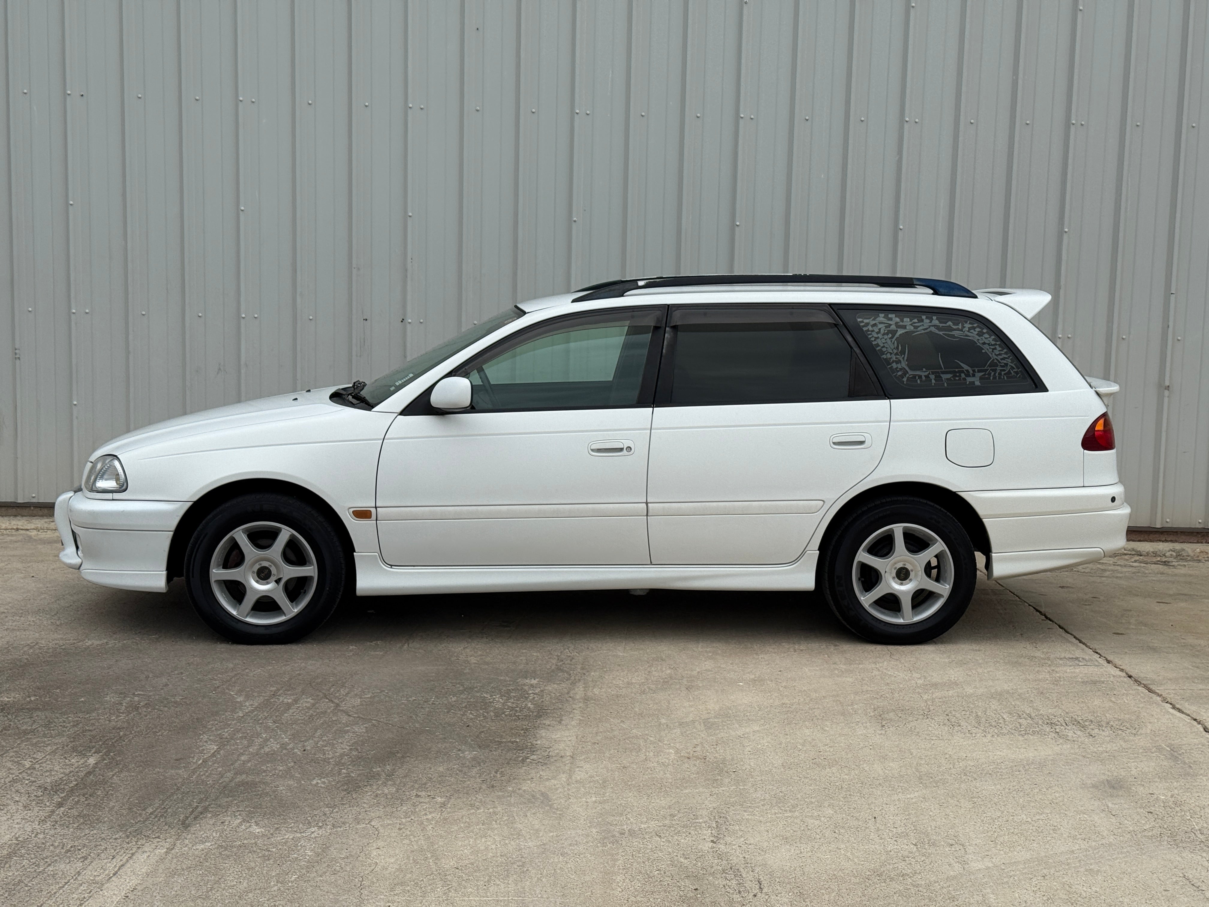1998 Toyota Caldina Wagon 5MT Stk#12751