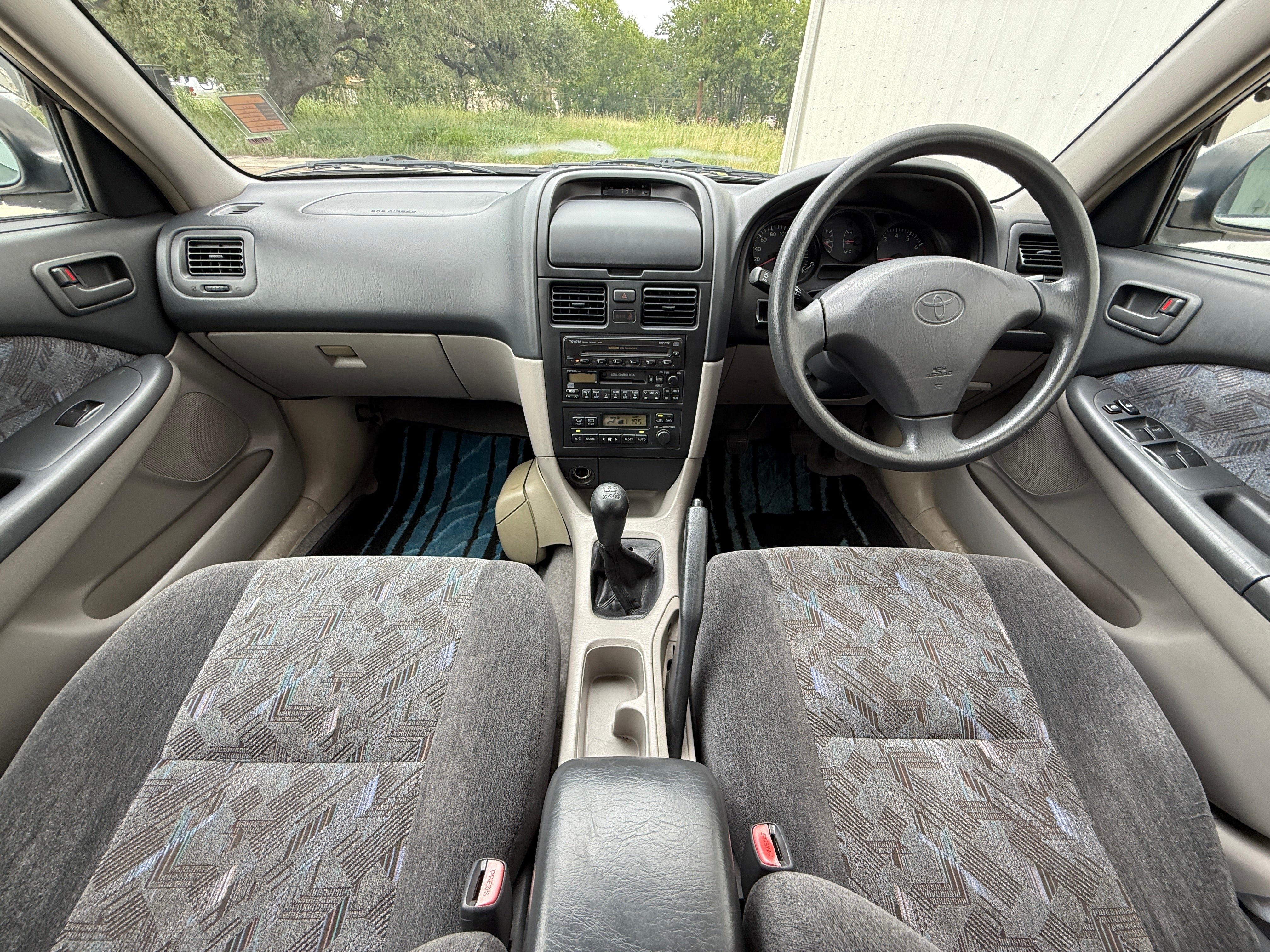 1998 Toyota Caldina Wagon 5MT Stk#12751