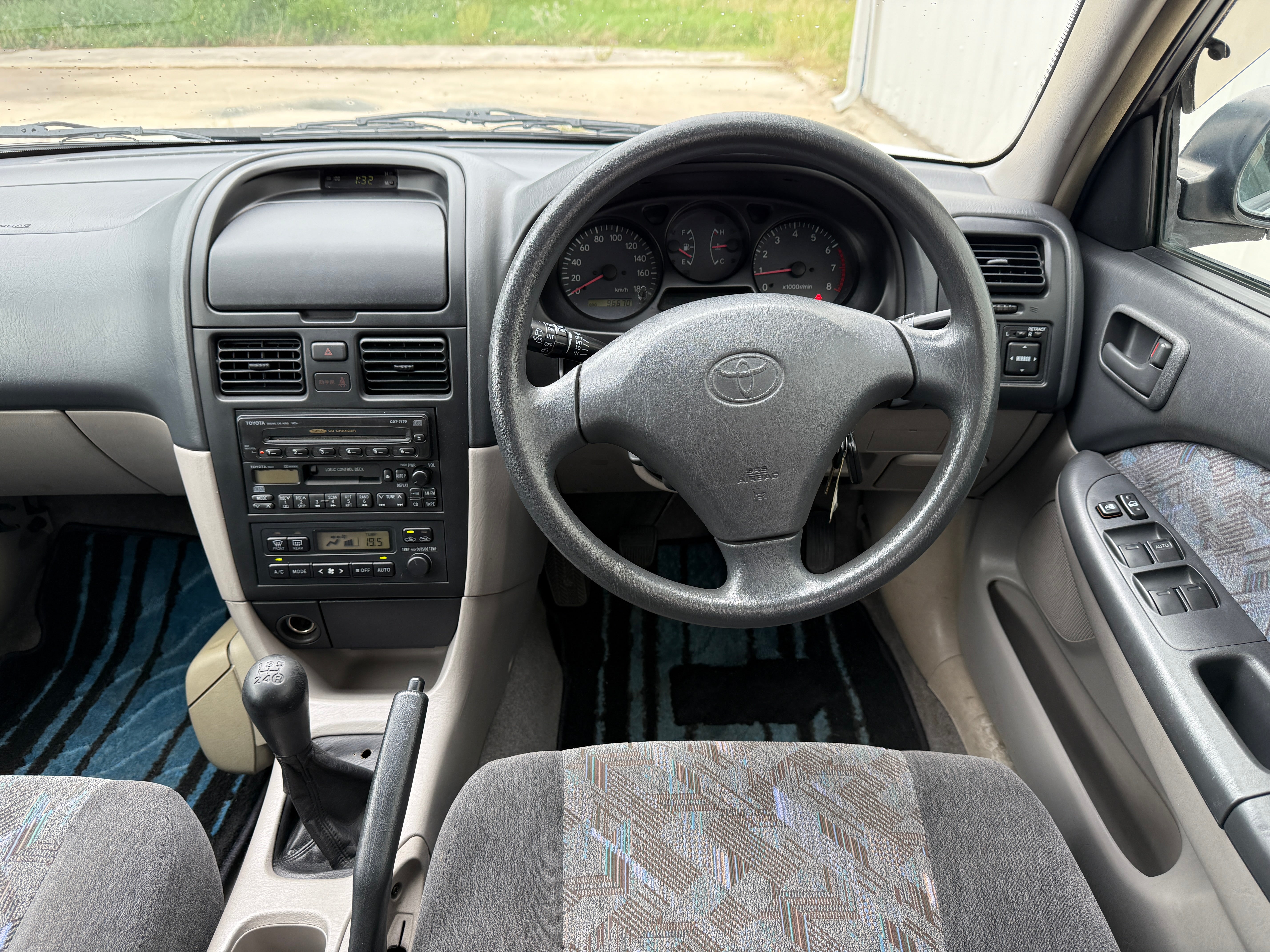 1998 Toyota Caldina Wagon 5MT Stk#12751