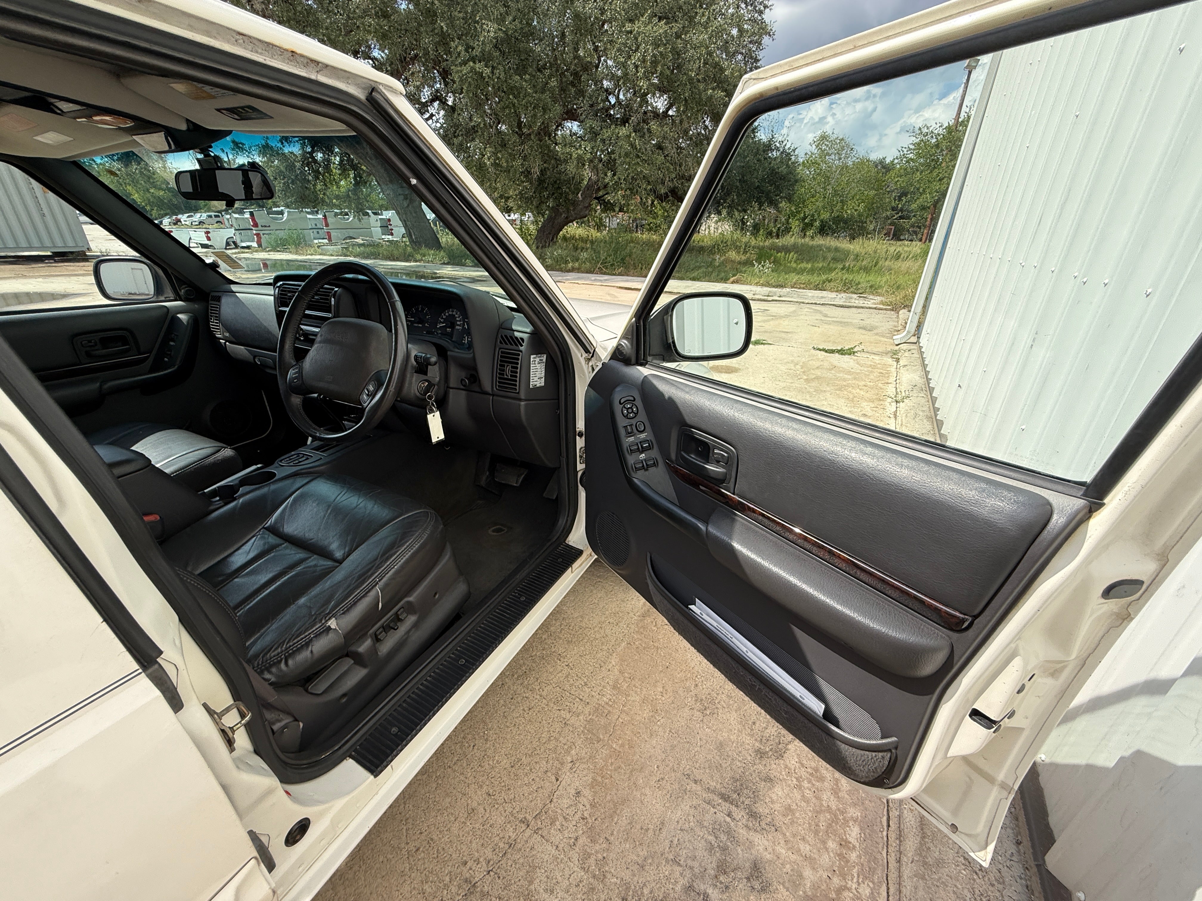 1999 Jeep Cherokee 4x4 4.0L  Stk#13052