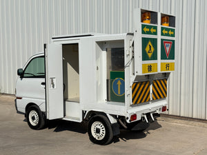1999 Mitsubishi Minicab 4x4 Relief Truck Stk#13297