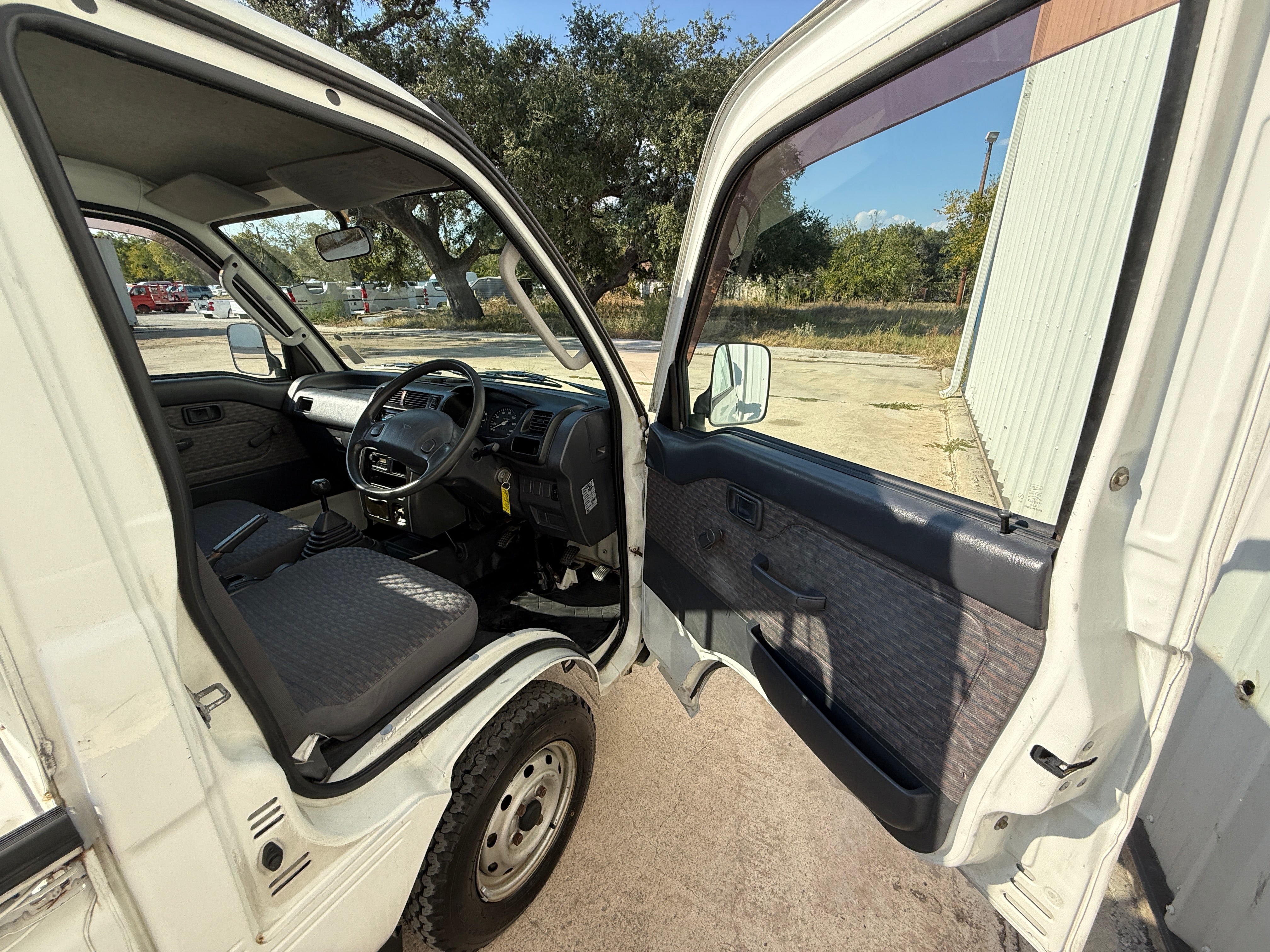 1999 Daihatsu Hijet 4x4 w/AC Stk#13323