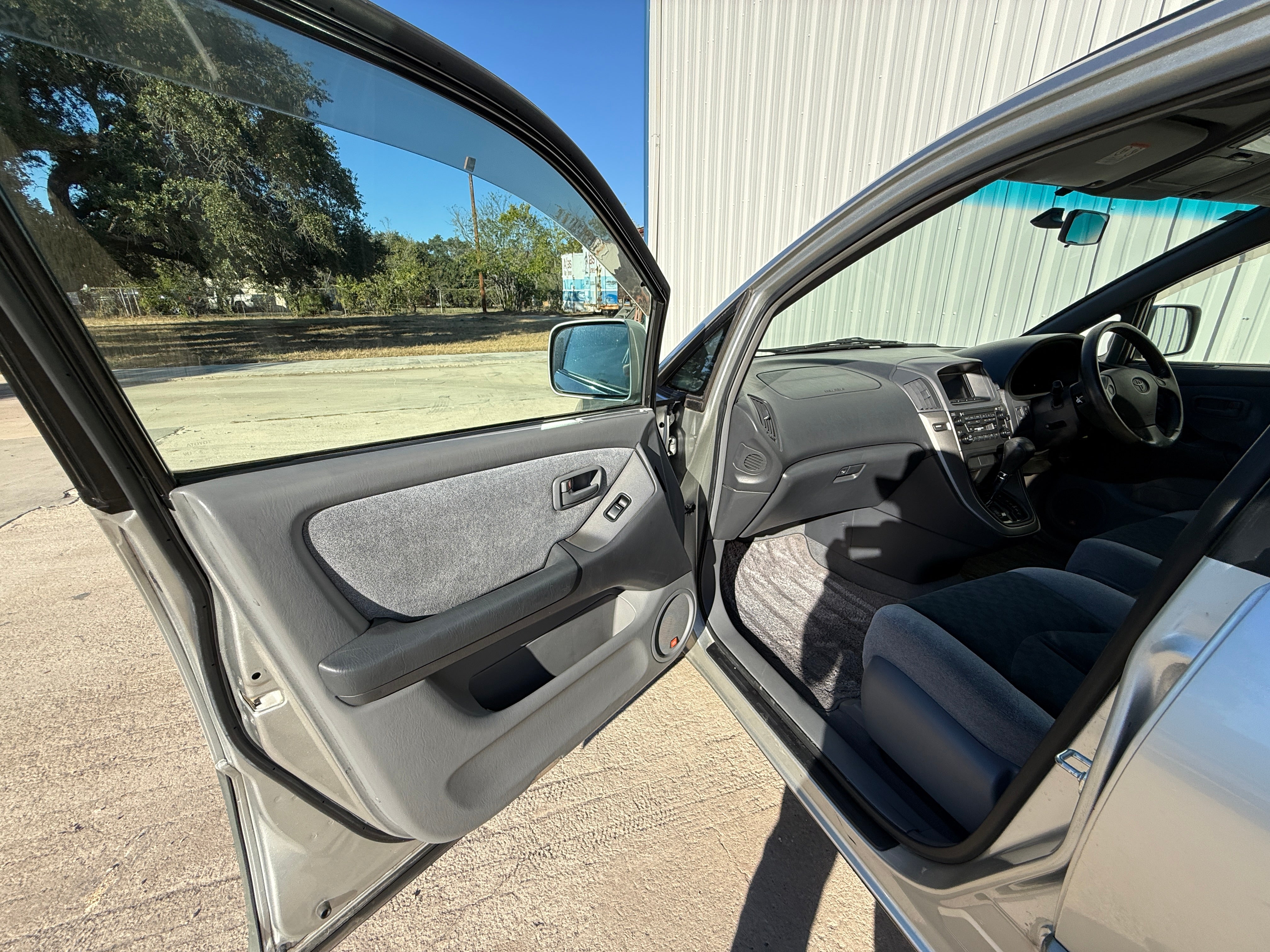 1998 Toyota Harrier FWD Stk#13725