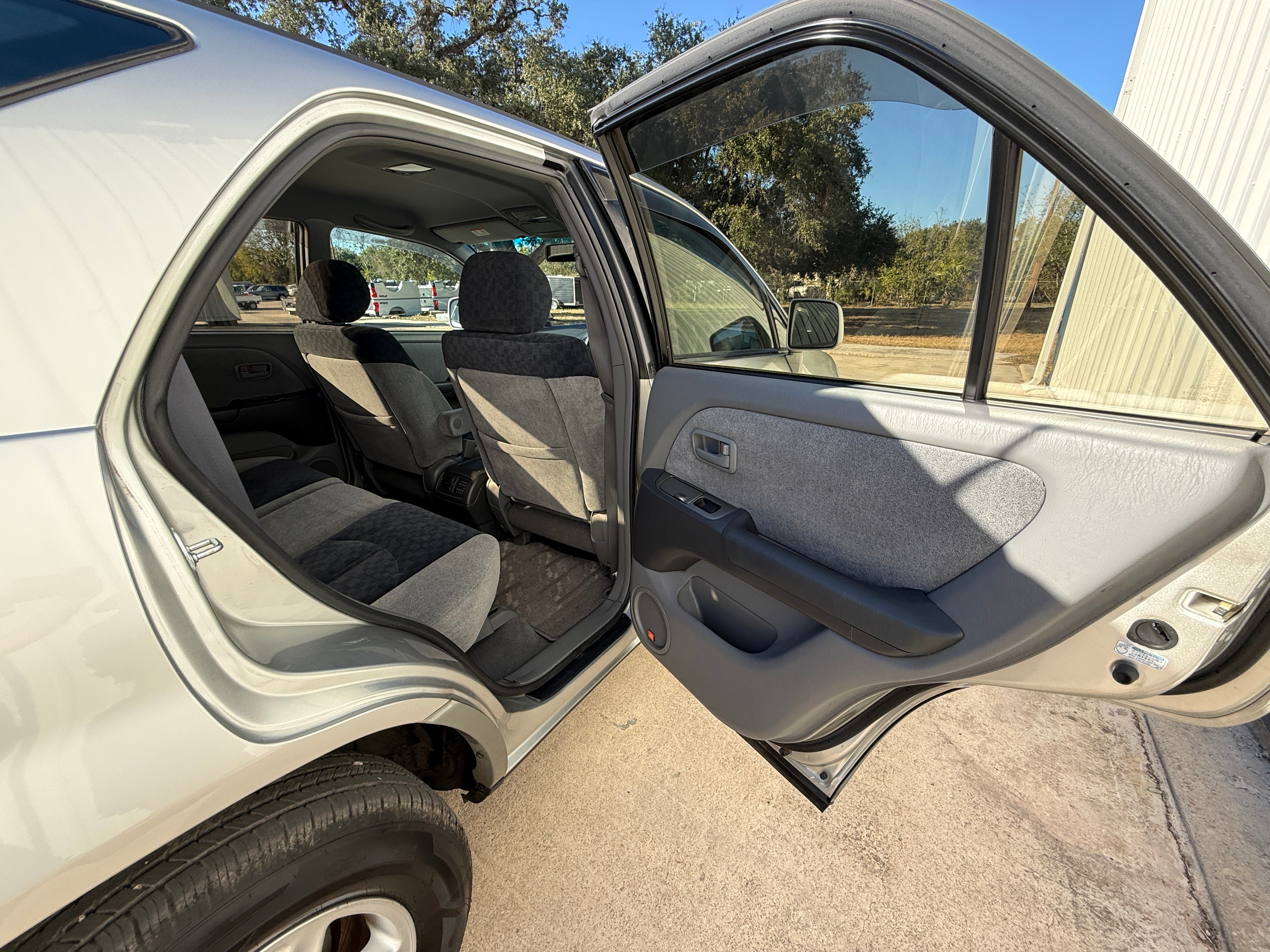 1998 Toyota Harrier FWD Stk#13725