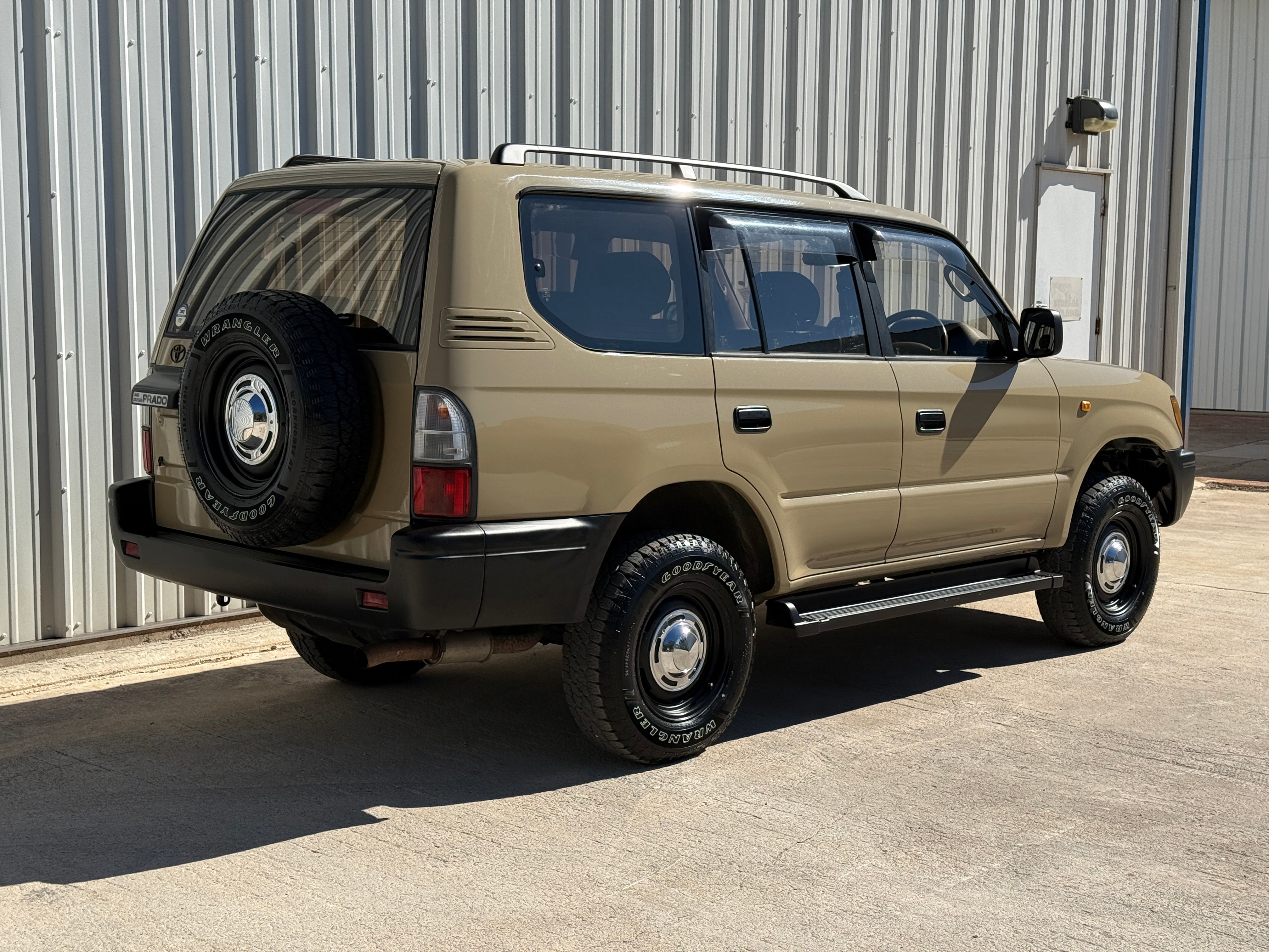 2000 Toyota Land Cruiser 4x4 Stk#13610