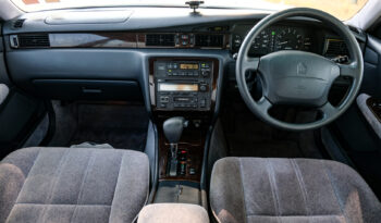 1997 Toyota Crown Luxury Sedan Factory RHD full