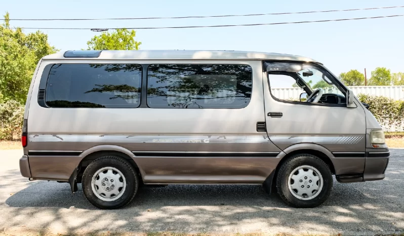 1996 Toyota Hiace Passenger Van 2.4L Factory RHD full