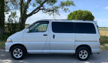 1997 Toyota Hiace Regius 4WD Passenger Van Factory RHD full