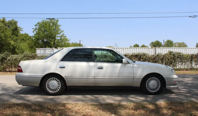 1996 Toyota Crown Royal Saloon Luxury Sedan RHD full