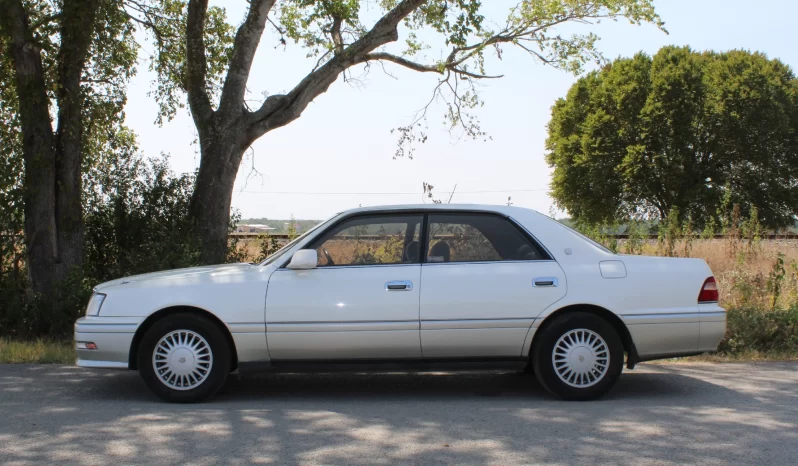 1997 Crown Royal Saloon Luxury Sedan Factory RHD full