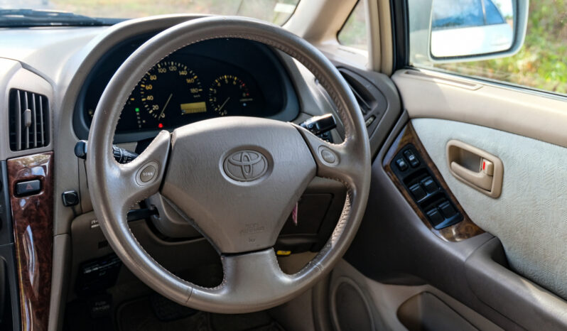 1998 Toyota Harrier RX300 2.2L AWD Factory RHD full